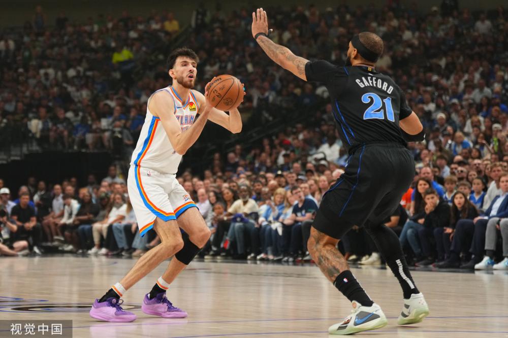 类似轰动的 类似轰动的