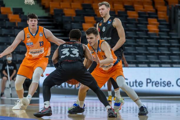 以今年夏天 以今年夏天