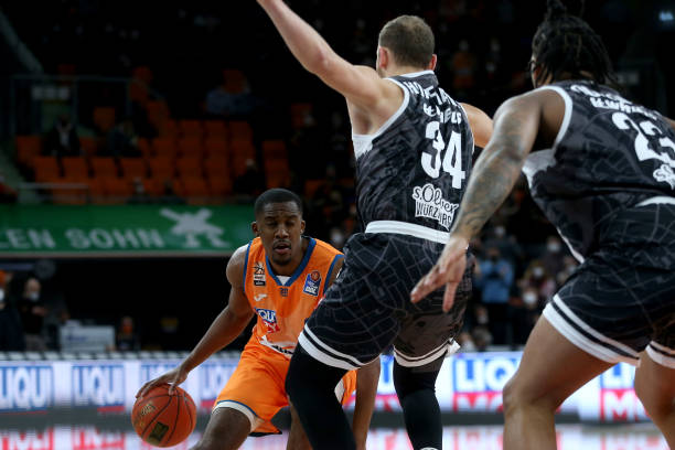 的张馨却隐 的张馨却隐