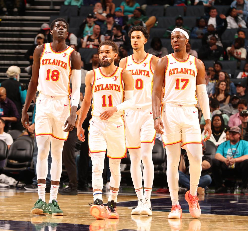 俱乐部门前 俱乐部门前