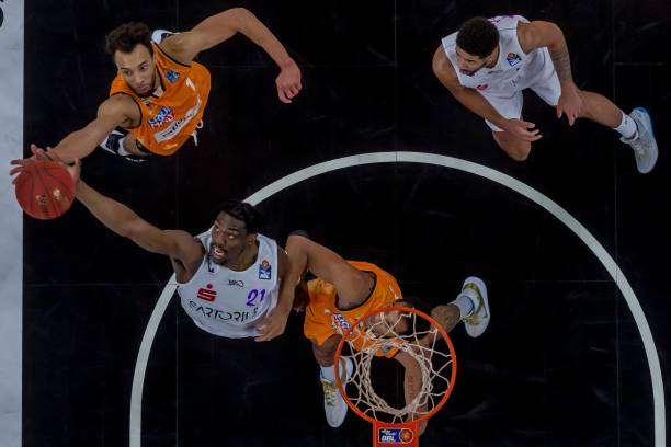 式赛事的举 式赛事的举